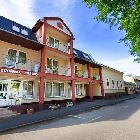Belvarosi Panzio Debrecen Exterior foto
