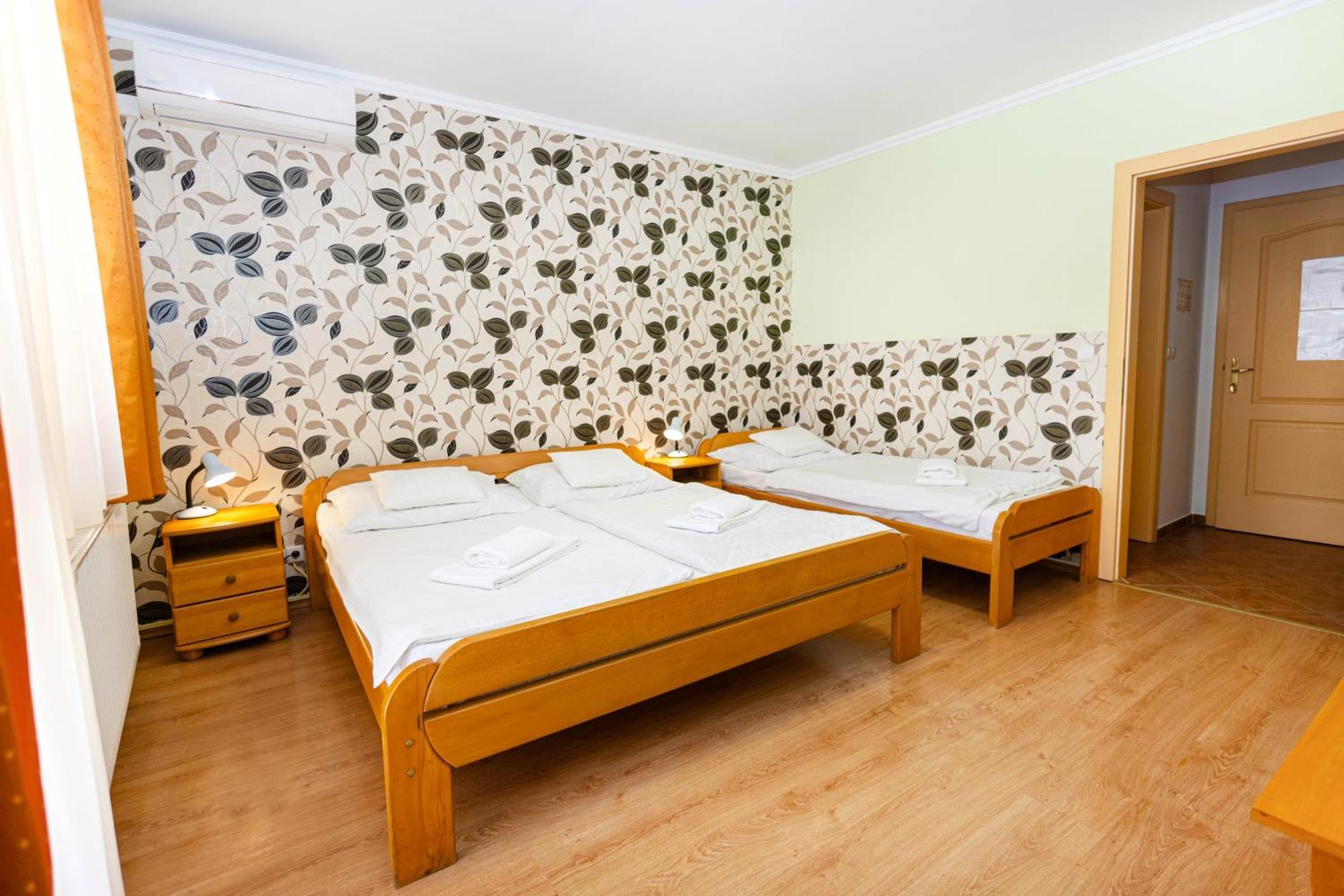 Belvarosi Panzio Debrecen Exterior foto