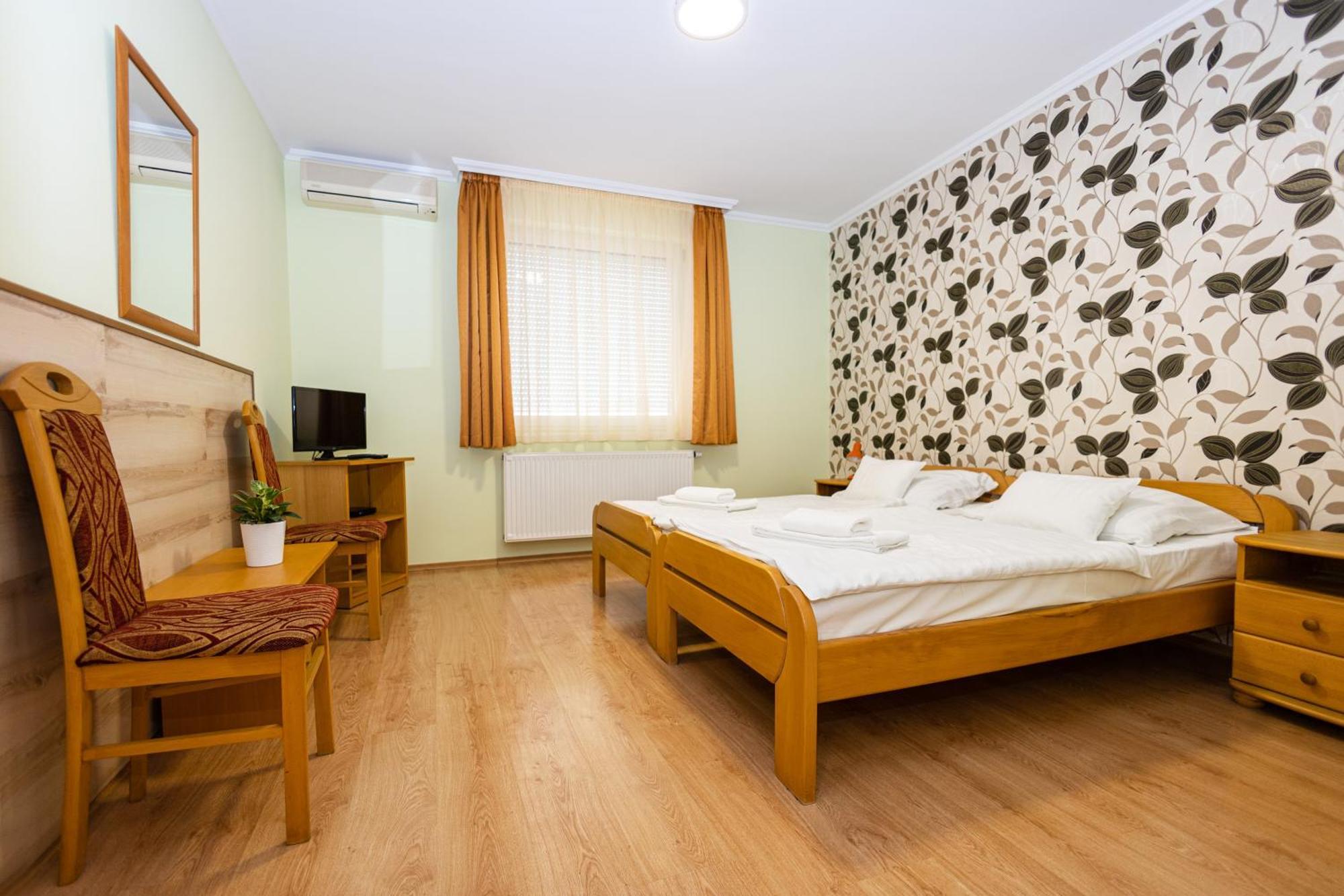 Belvarosi Panzio Debrecen Exterior foto