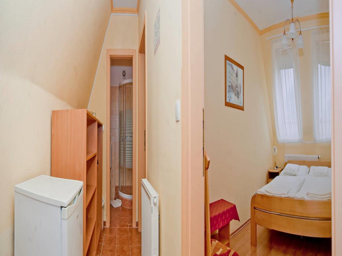 Belvarosi Panzio Debrecen Exterior foto